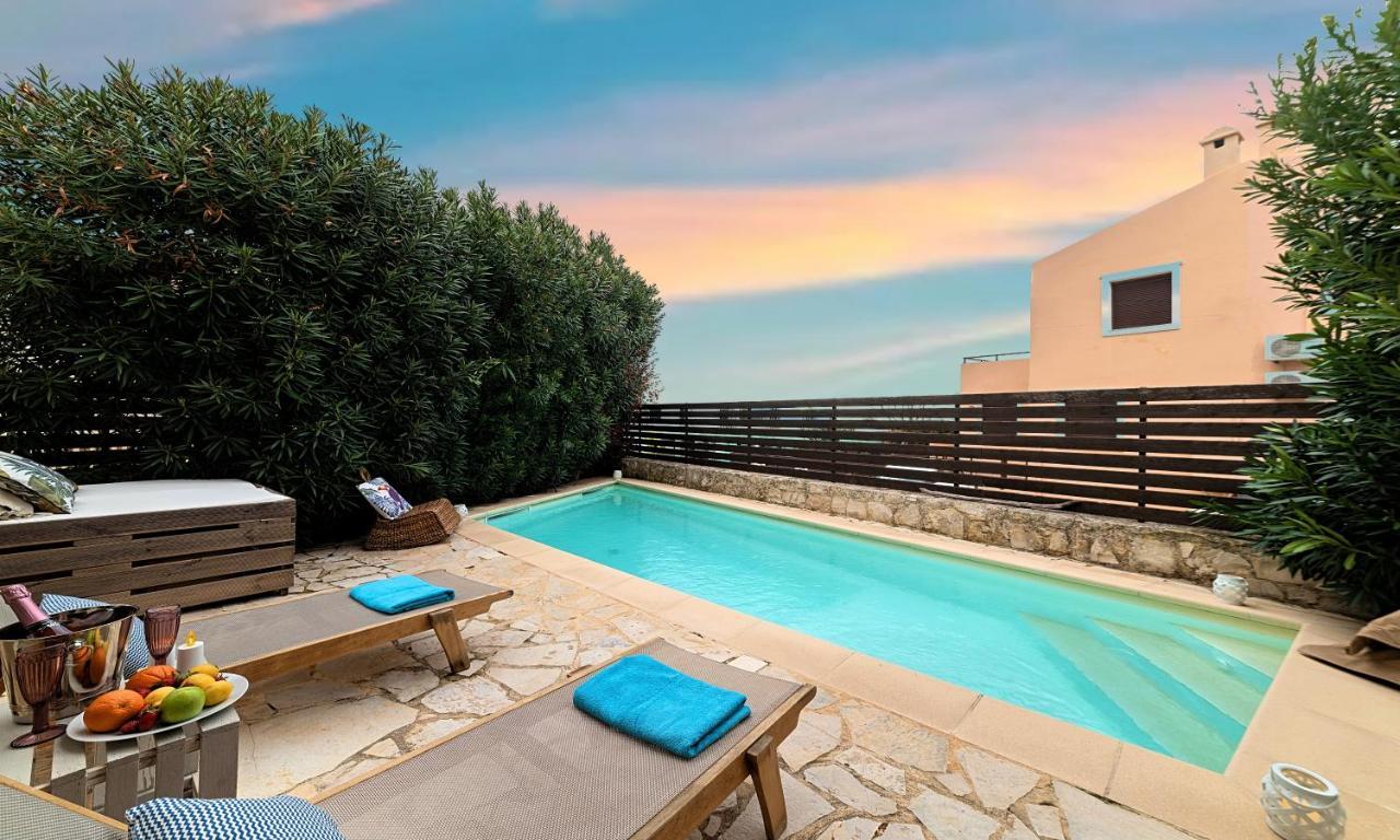 Apple Villas Mouríon Exteriér fotografie